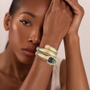 Dazzle Snake-shaped Steel Band Watch